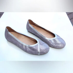 Vionic Caroll flats
